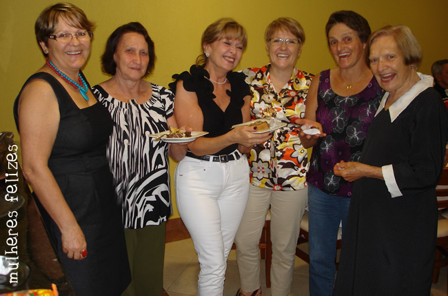 aniversário de Clóvis Hoffmann 22 de dezembro 2010 - mulheres felizes aniversário de Clóvis Hoffmann 22 de dezembro 2010 - mulheres felizes