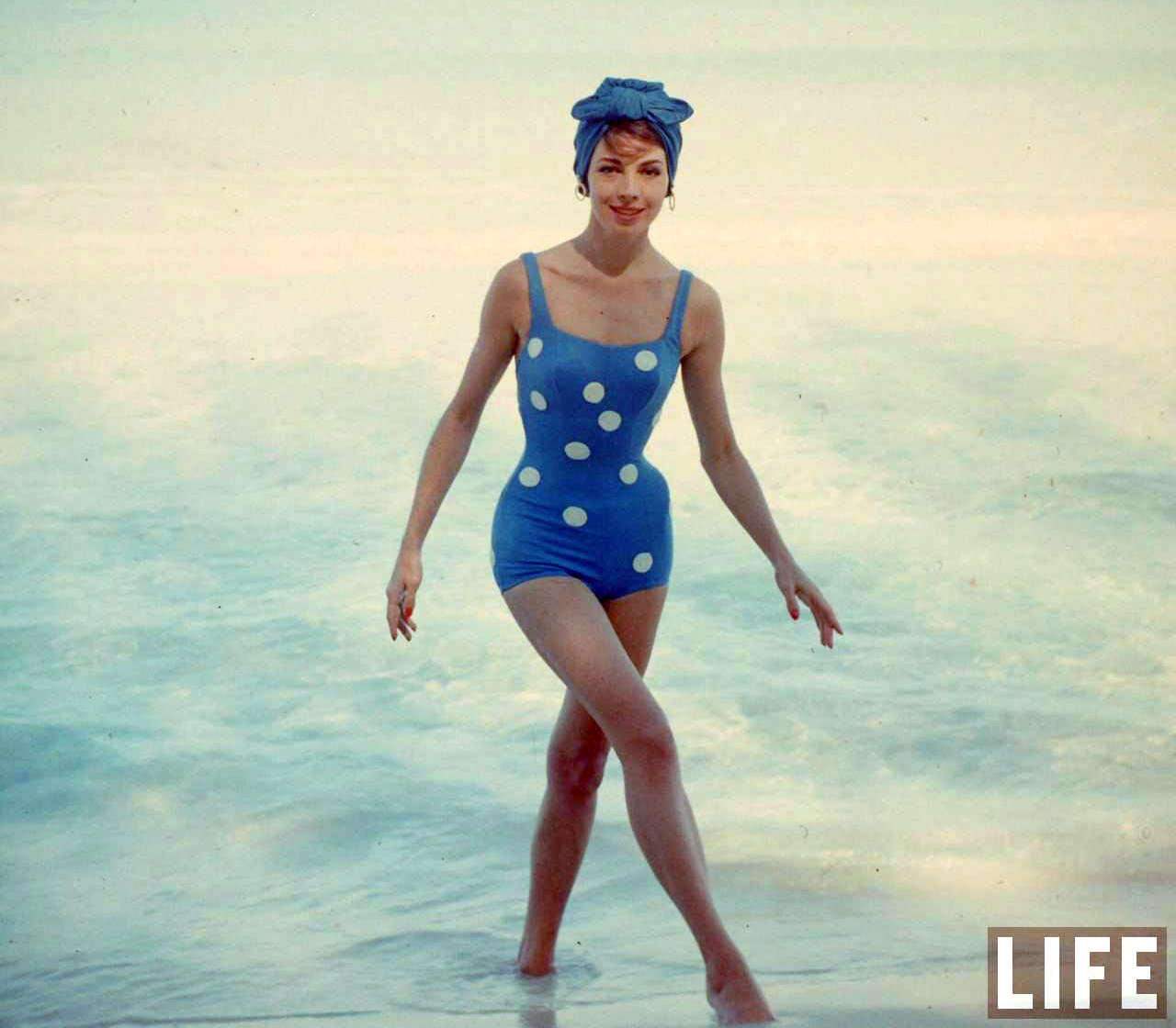 1951-vogue - Mulher Singular - História da Moda